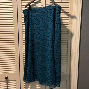 Boden. Size 12R. Green and navy polka dot maxi skirt. Good condition.
